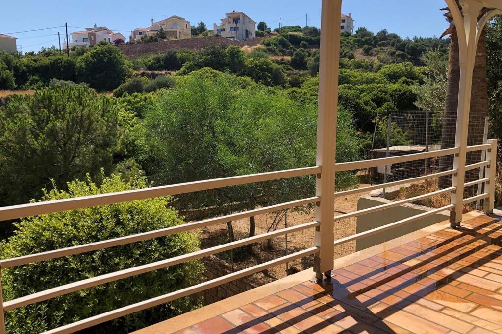 Seafront Apartment Карфас Экстерьер фото